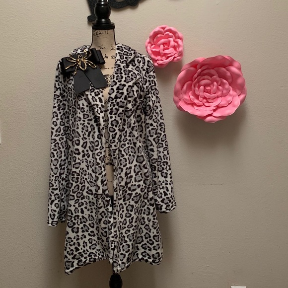 Jackets & Blazers - Leopard 🐆 print Coat faux fur